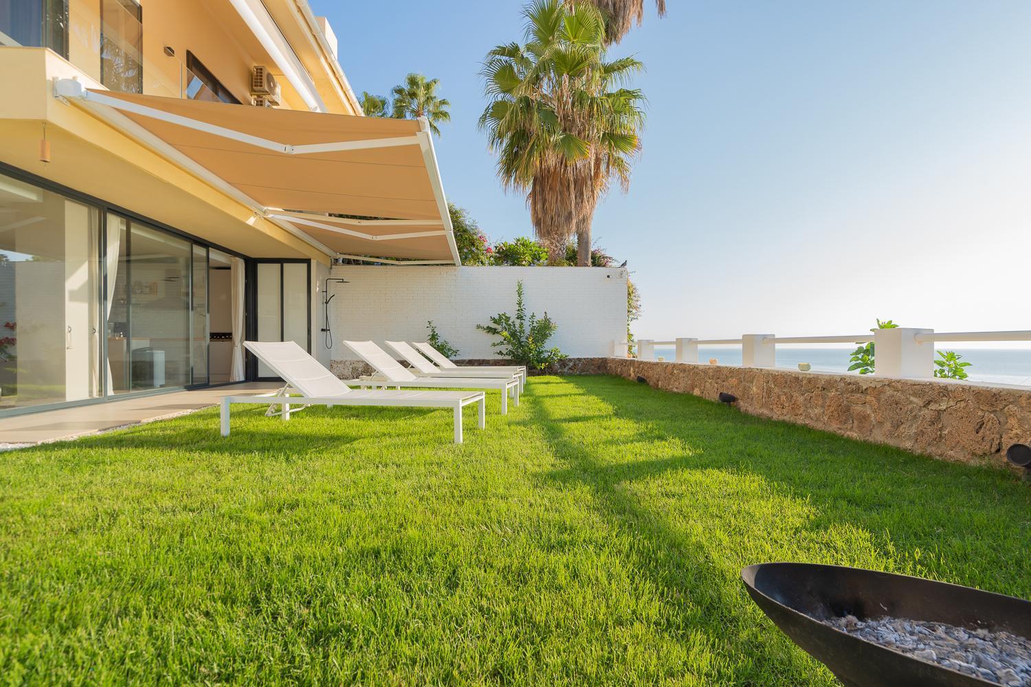 Ferienwohnung Private 250Sqm Garden Duplex, Jacuzzi, Cinema, Sea View Escape Torremolinos Exterior foto