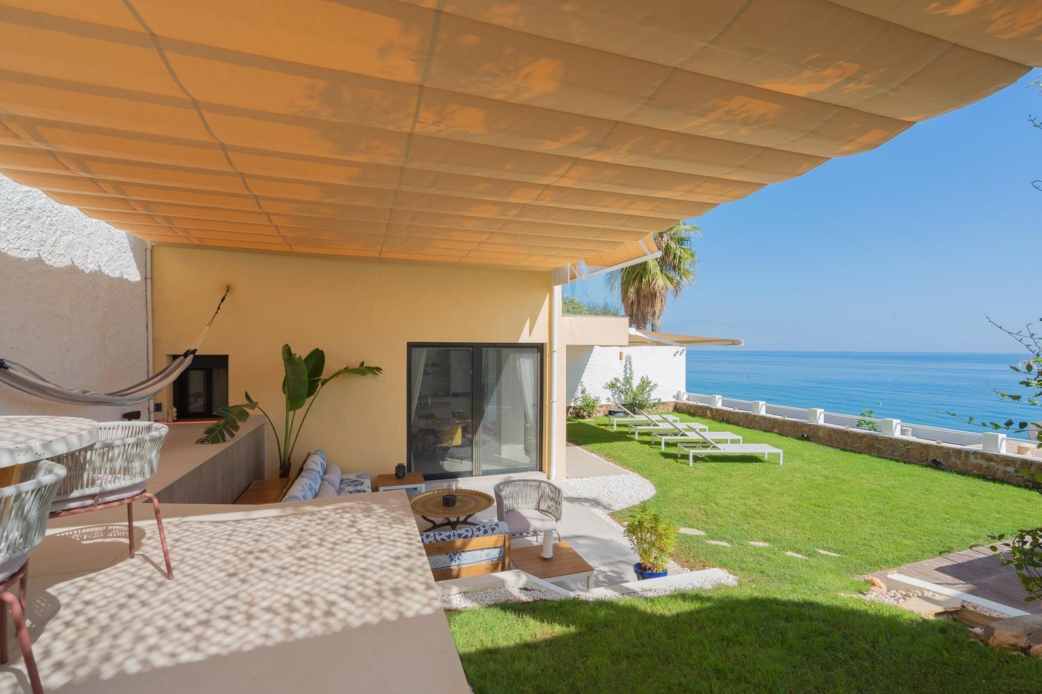 Ferienwohnung Private 250Sqm Garden Duplex, Jacuzzi, Cinema, Sea View Escape Torremolinos Exterior foto