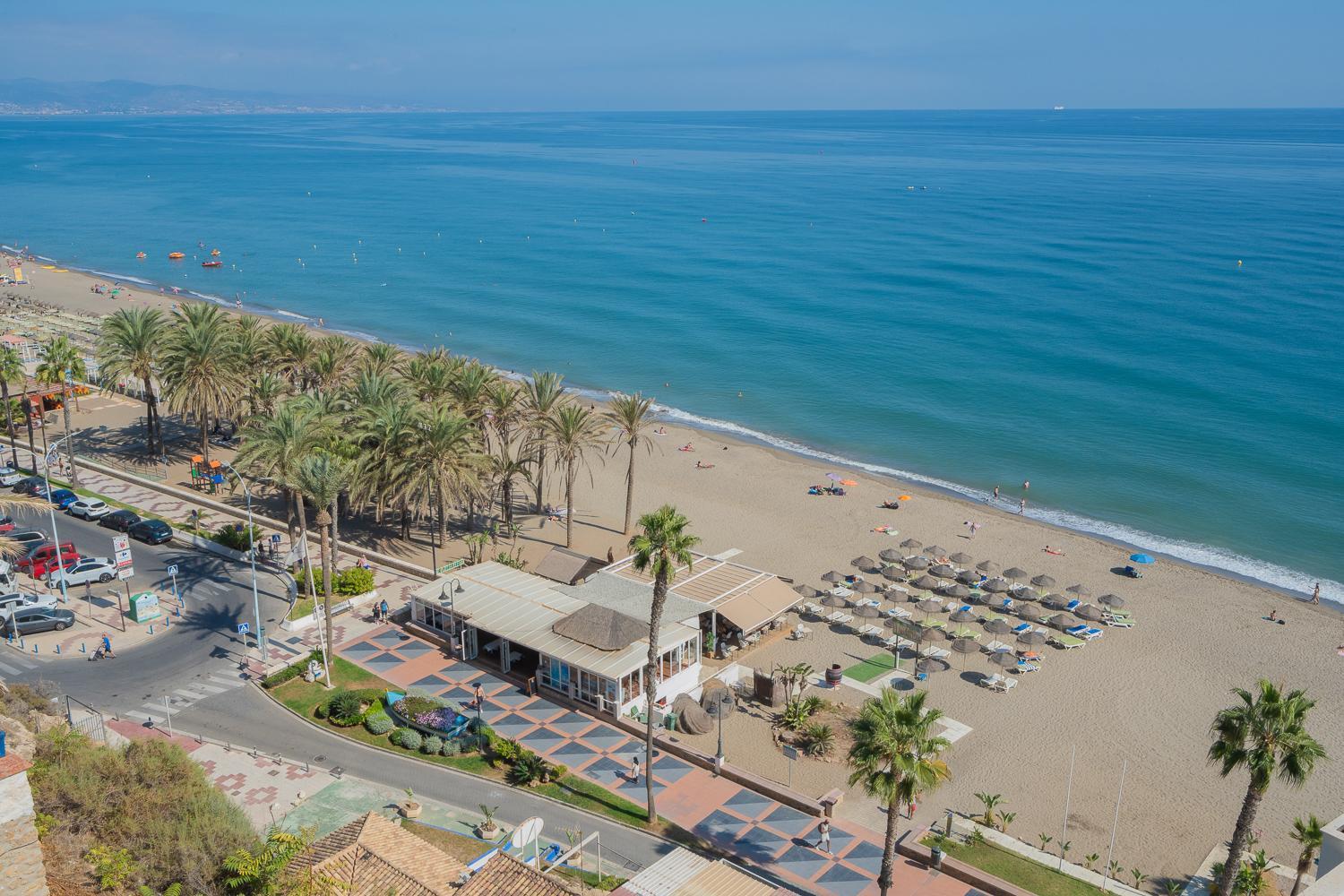 Ferienwohnung Private 250Sqm Garden Duplex, Jacuzzi, Cinema, Sea View Escape Torremolinos Exterior foto