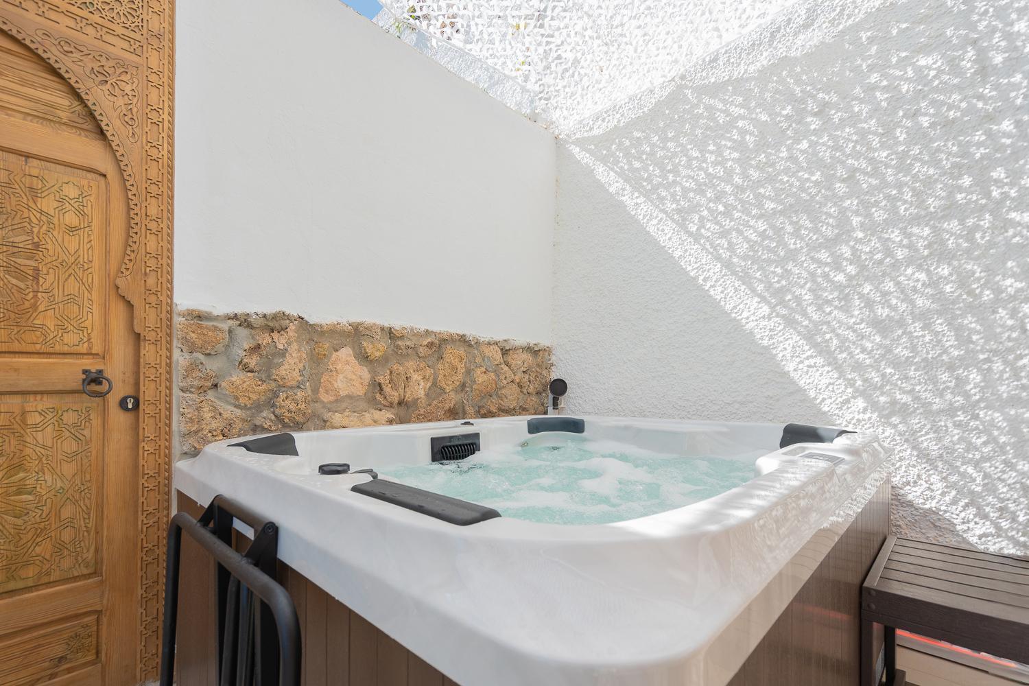 Ferienwohnung Private 250Sqm Garden Duplex, Jacuzzi, Cinema, Sea View Escape Torremolinos Exterior foto