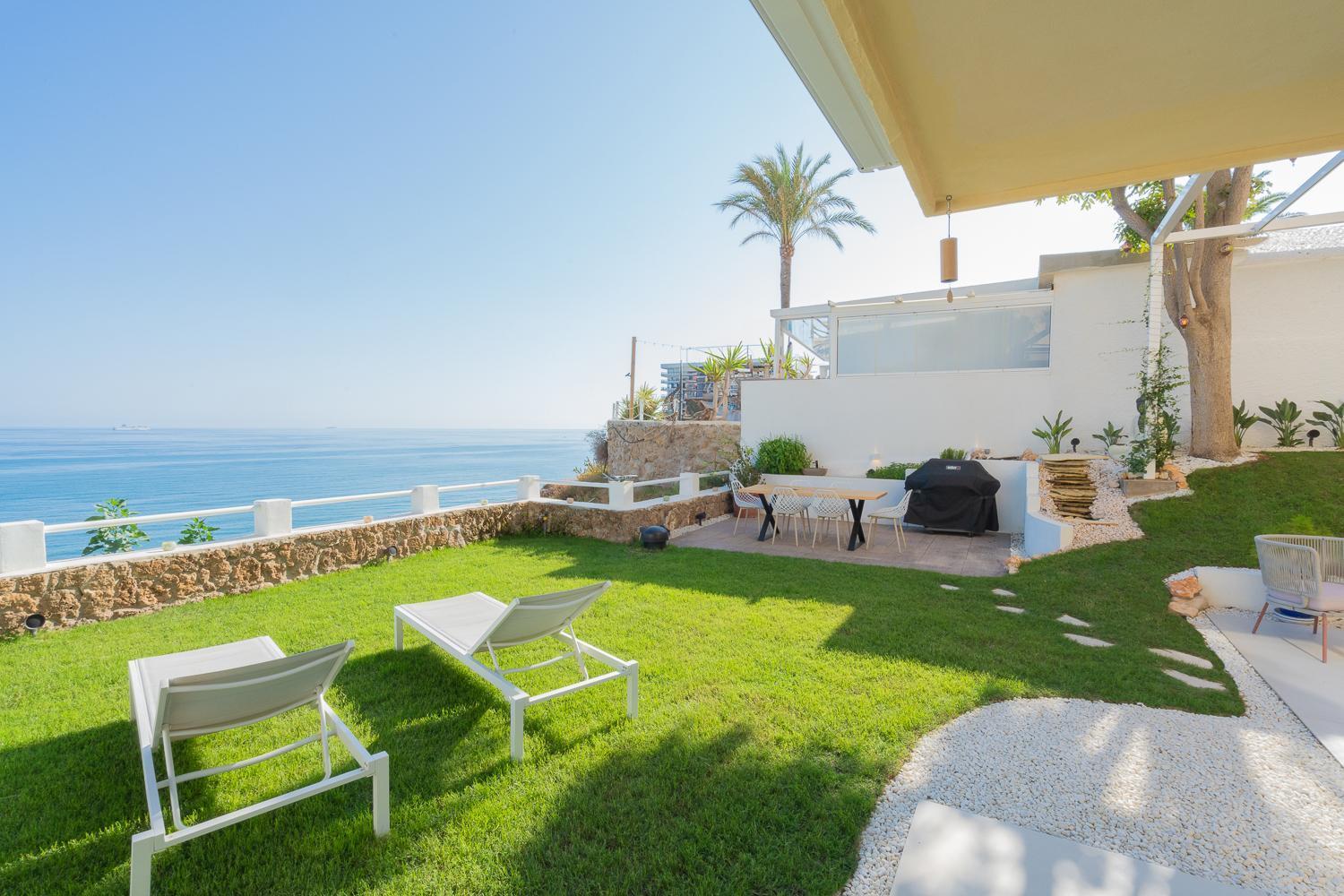 Ferienwohnung Private 250Sqm Garden Duplex, Jacuzzi, Cinema, Sea View Escape Torremolinos Exterior foto